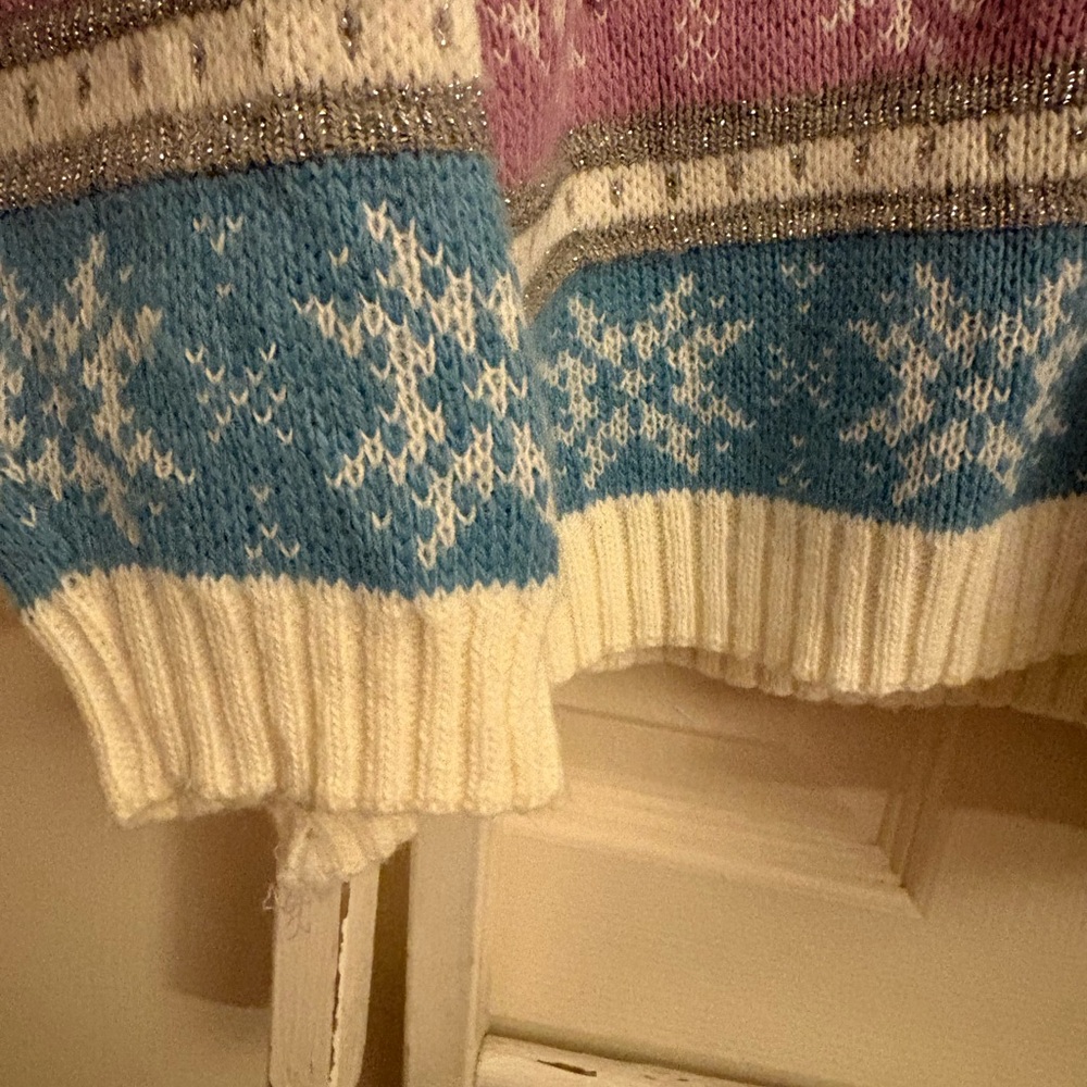 Vintage Snowflake Pattern Sweater - Picture 6 of 9